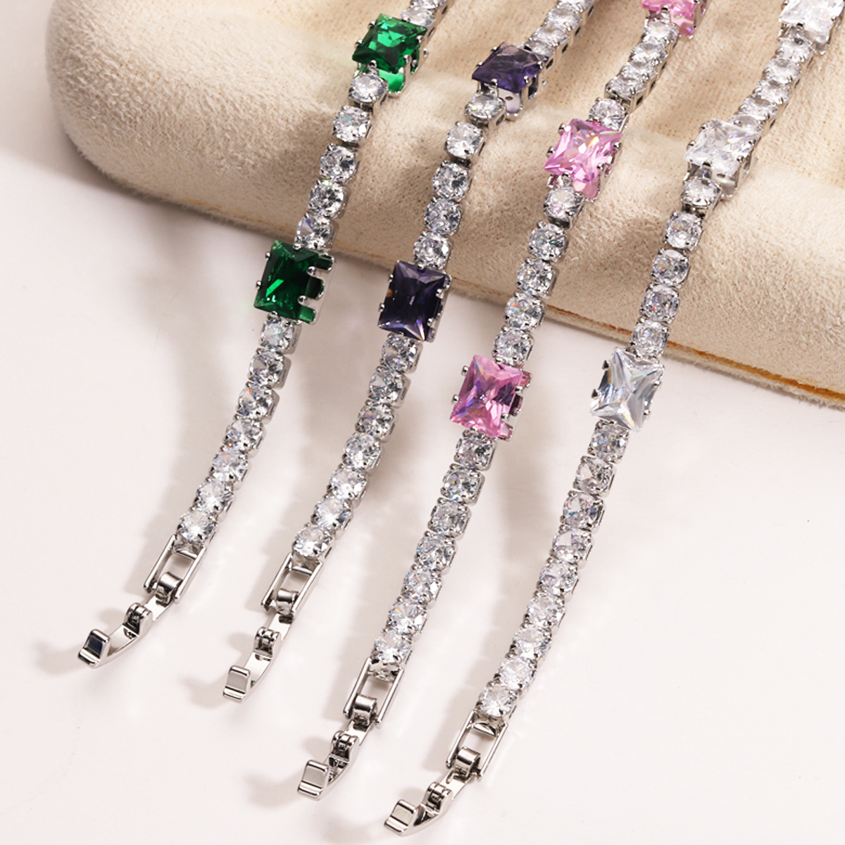【New Arrival】Vintage Emerald Rectangular Platinum-Plated Copper Bracelet Full Zircon Square Diamond Platinum Crystal Geometric Claw Setting Tennis Chain (Full Diamond Chain)