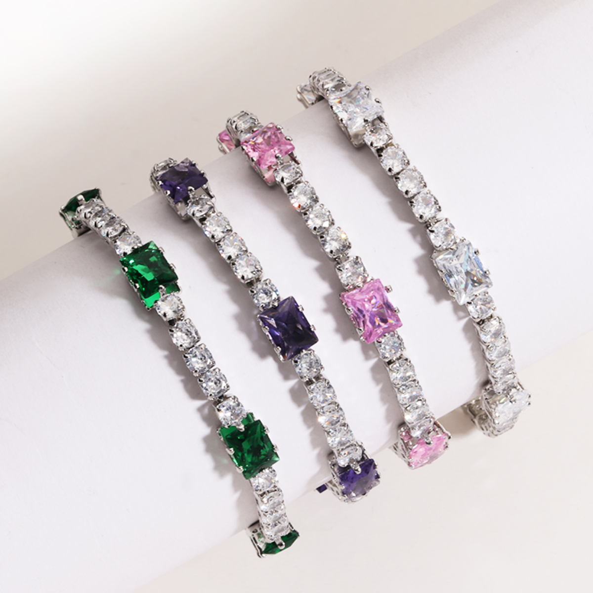 【New Arrival】Vintage Emerald Rectangular Platinum-Plated Copper Bracelet Full Zircon Square Diamond Platinum Crystal Geometric Claw Setting Tennis Chain (Full Diamond Chain) 3