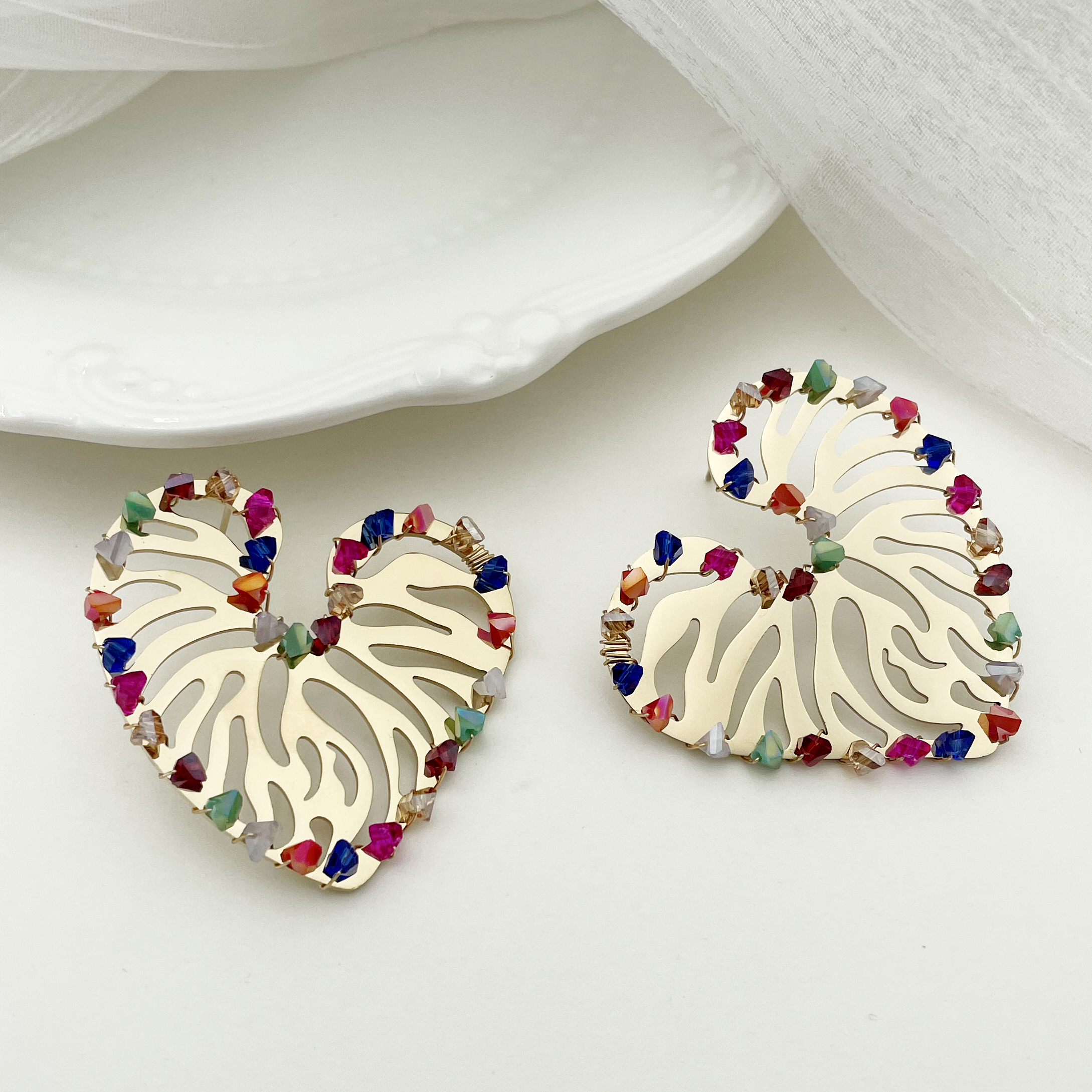 Heart Shape Earrings For Women With 14K Gold Plated PVD Vacuum Plating And Crystal Inlay In 304 Stainless Steel 3