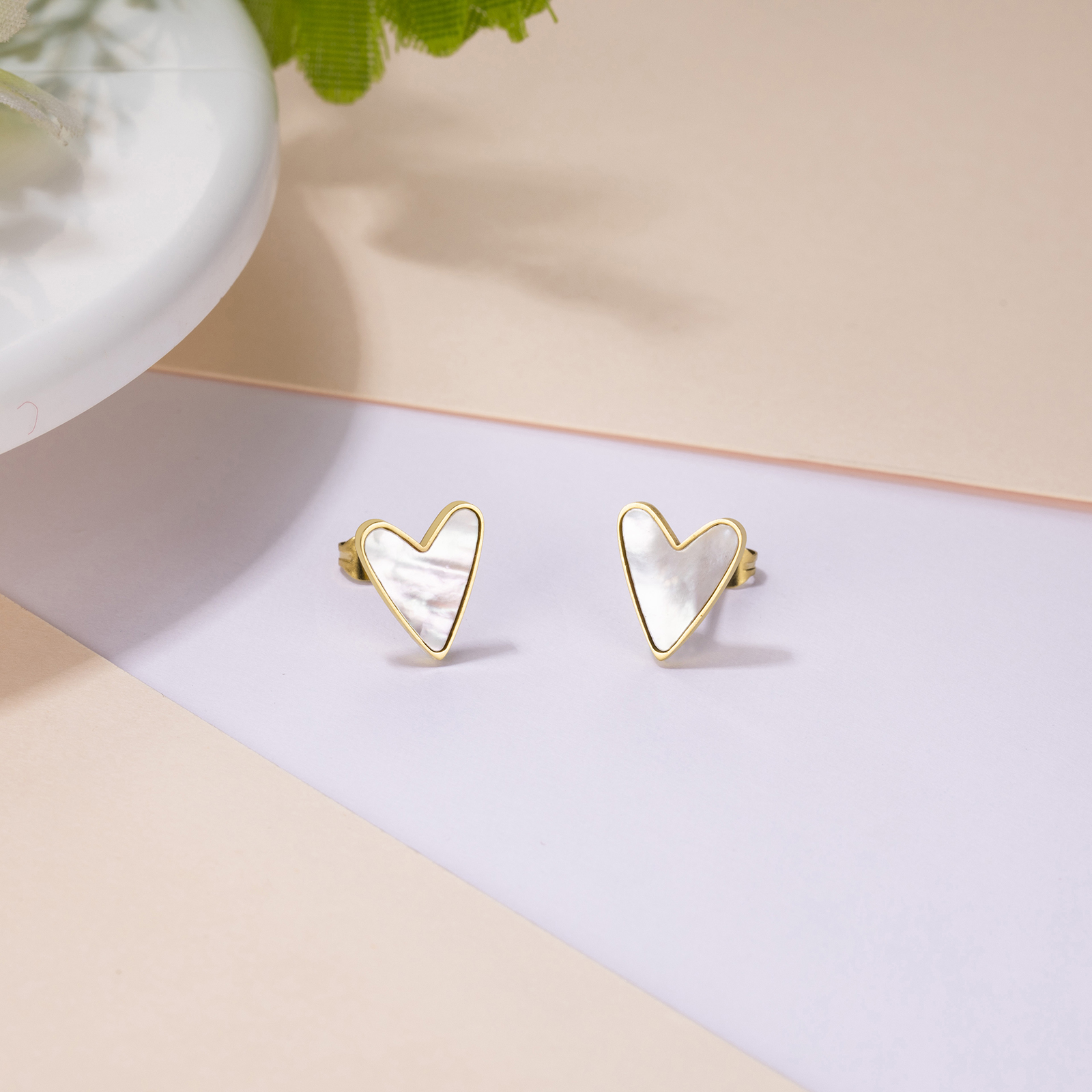 Heart Shape Gold Plated Stainless Steel Stud Earrings For Women With White Shell Inlay In Casual Style 6