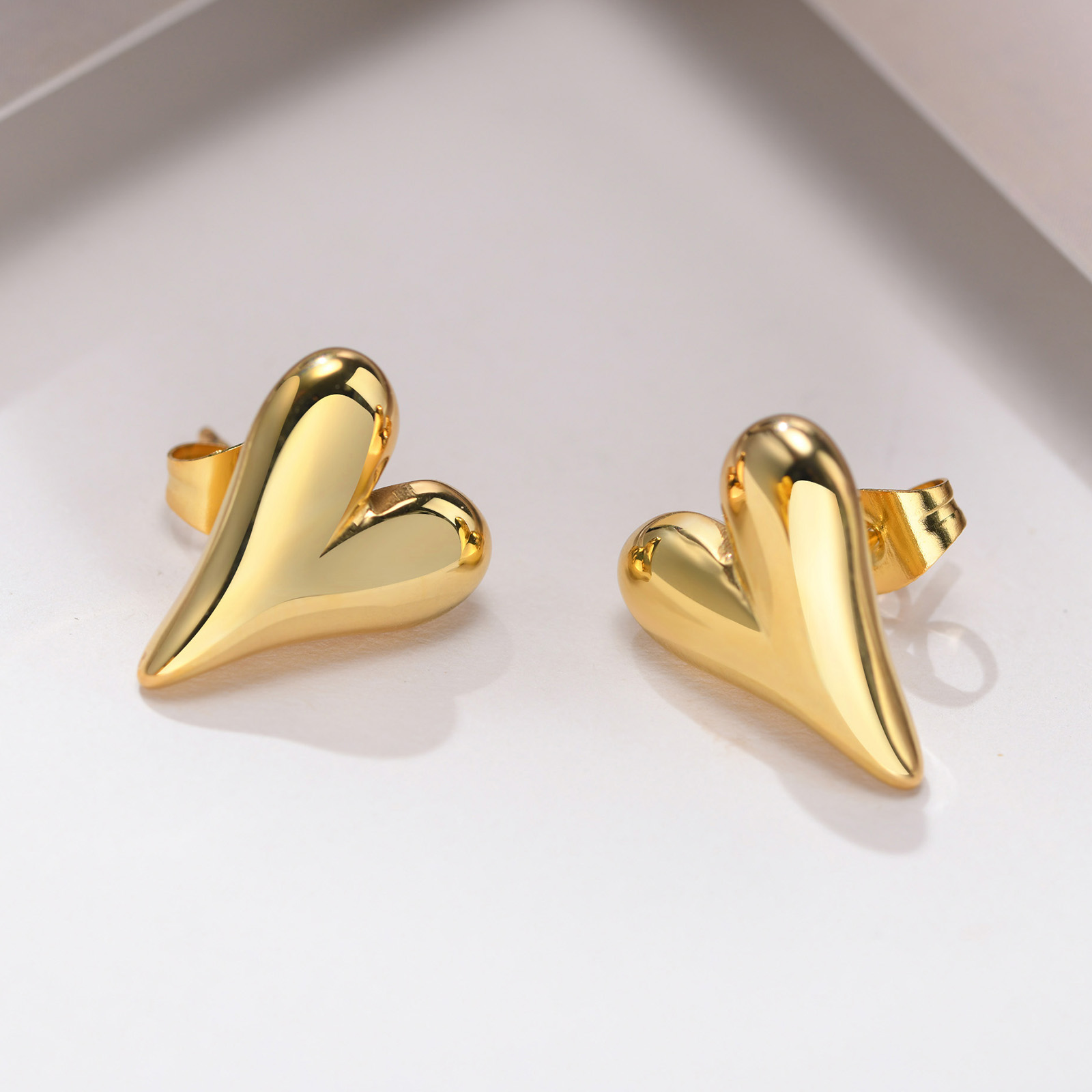 Heart Shape Waterproof Non Tarnish Gold Earrings For Women In Casual Style With 201 Stainless Steel Material
