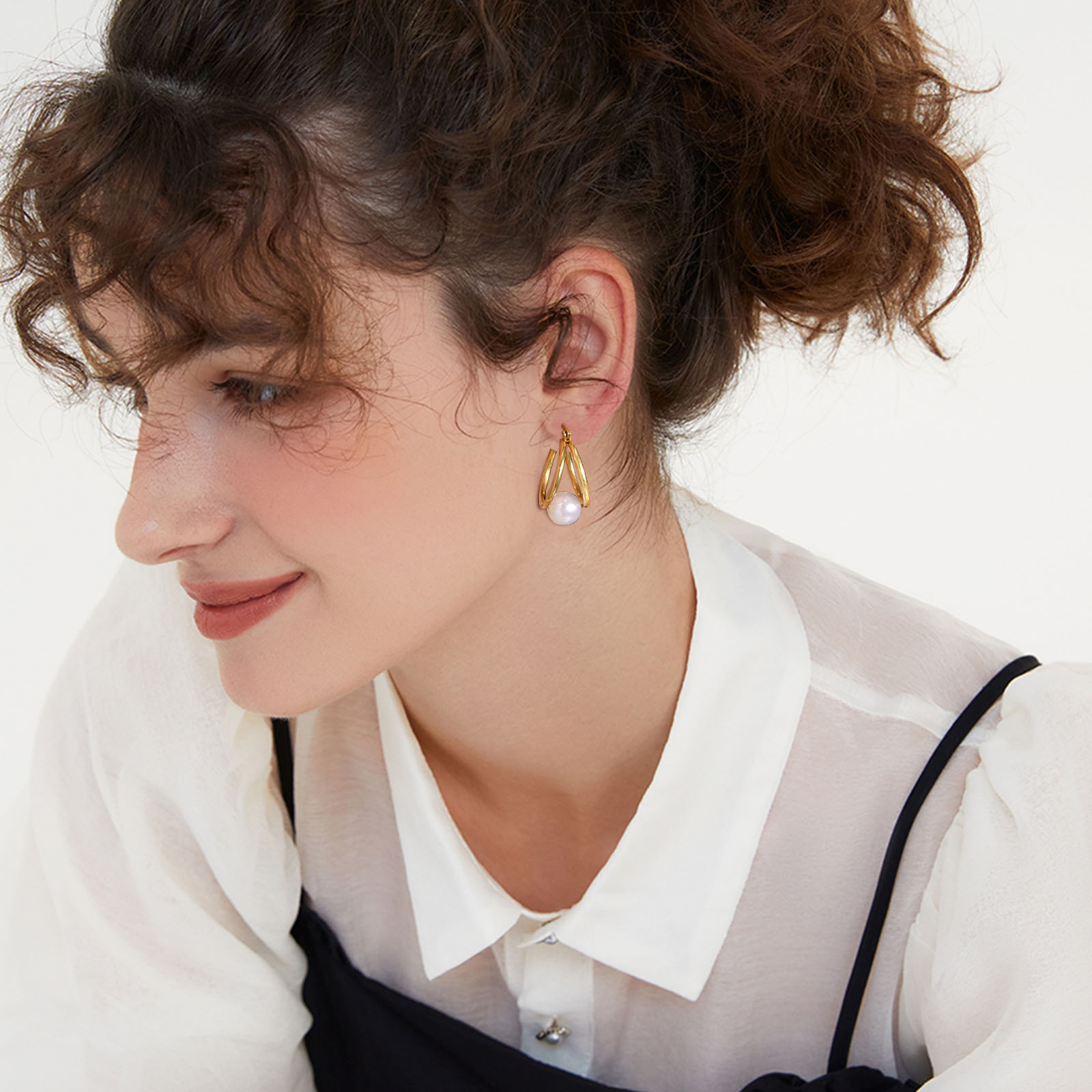 Waterproof Non Tarnish Circle Earrings For Women, 304 Stainless Steel With Real Gold Plated PVD Coating And Pearl Inlay 3