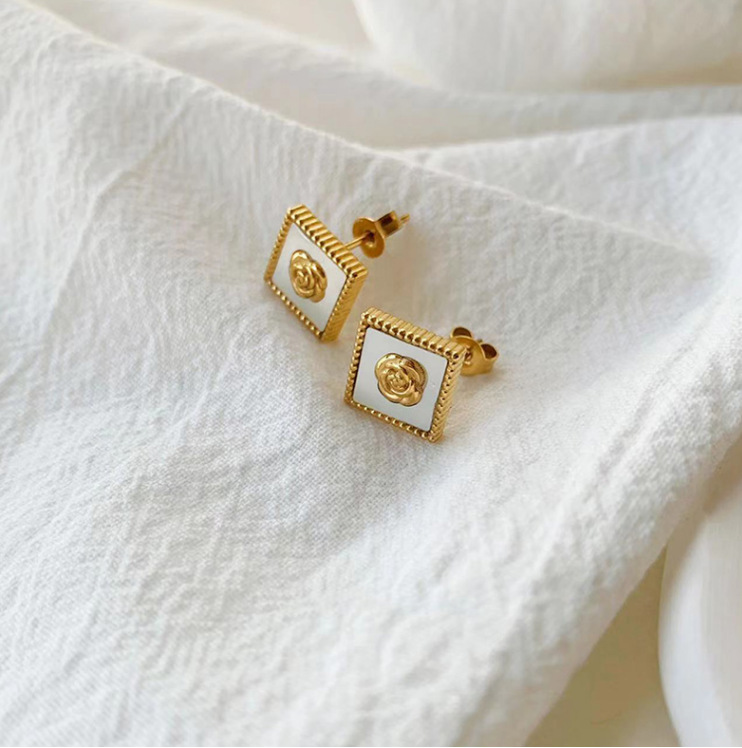 Irregular Stud Earrings For Women In 304 Stainless Steel With 18K Gold Plated PVD Coating And Shell Inlay 4