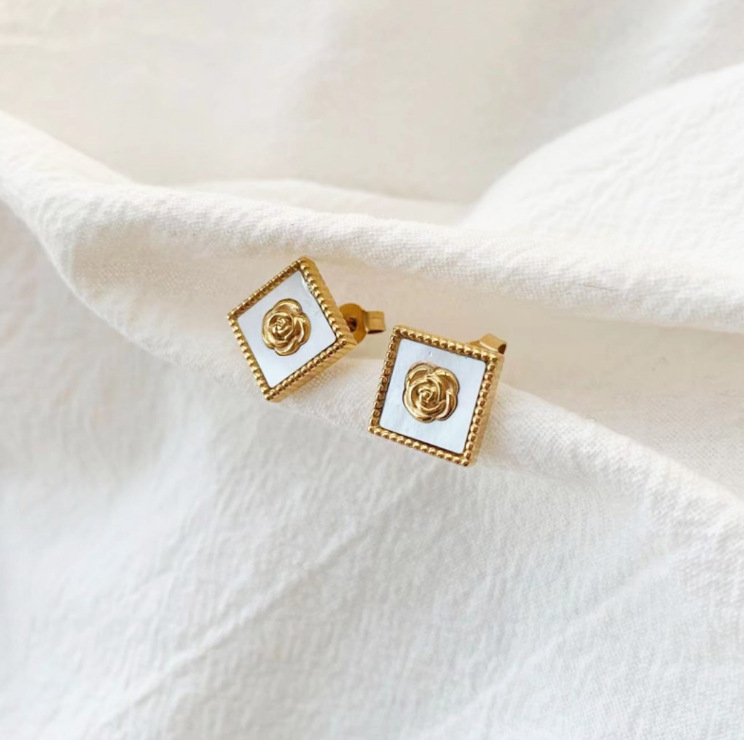 Irregular Stud Earrings For Women In 304 Stainless Steel With 18K Gold Plated PVD Coating And Shell Inlay 5