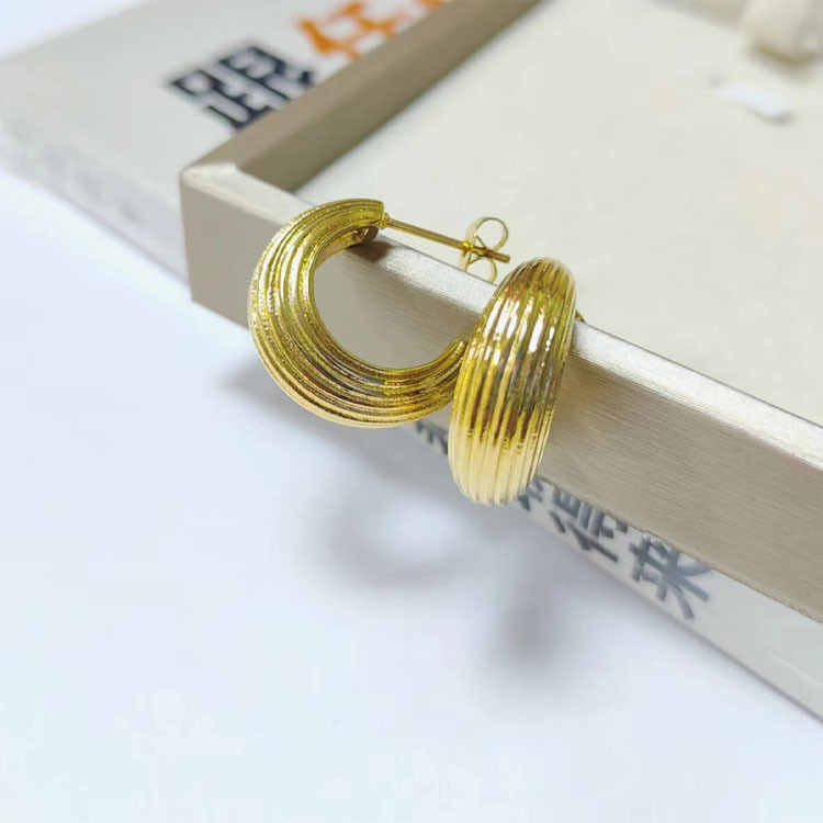 U Shape Earrings For Women 1 Pair Stainless Steel Featuring 18K Gold Plated Design 2