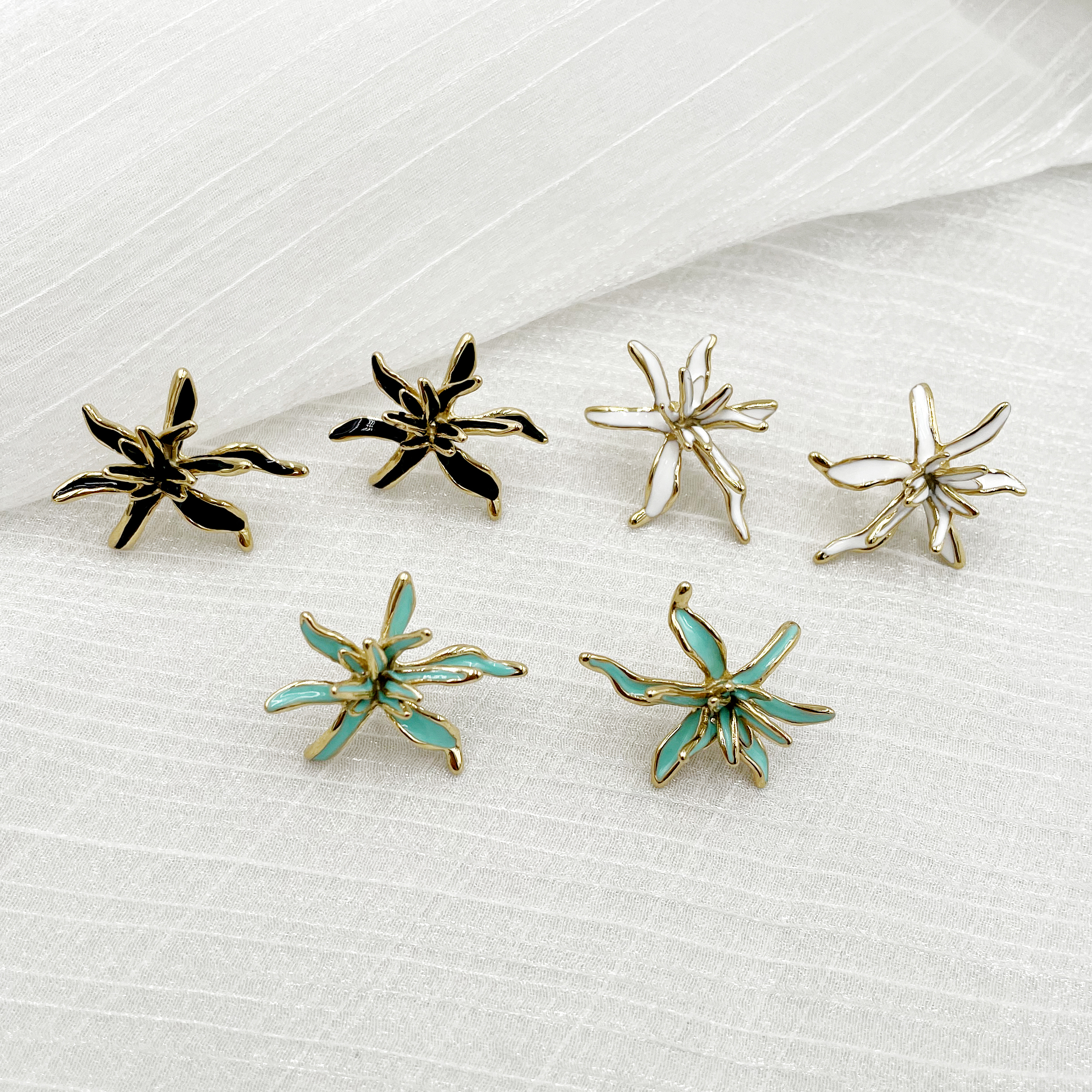 Waterproof Non Tarnish Flowers Stud Earrings For Women In 304 Stainless Steel With PVD Coated Real Gold Plated Finish 2