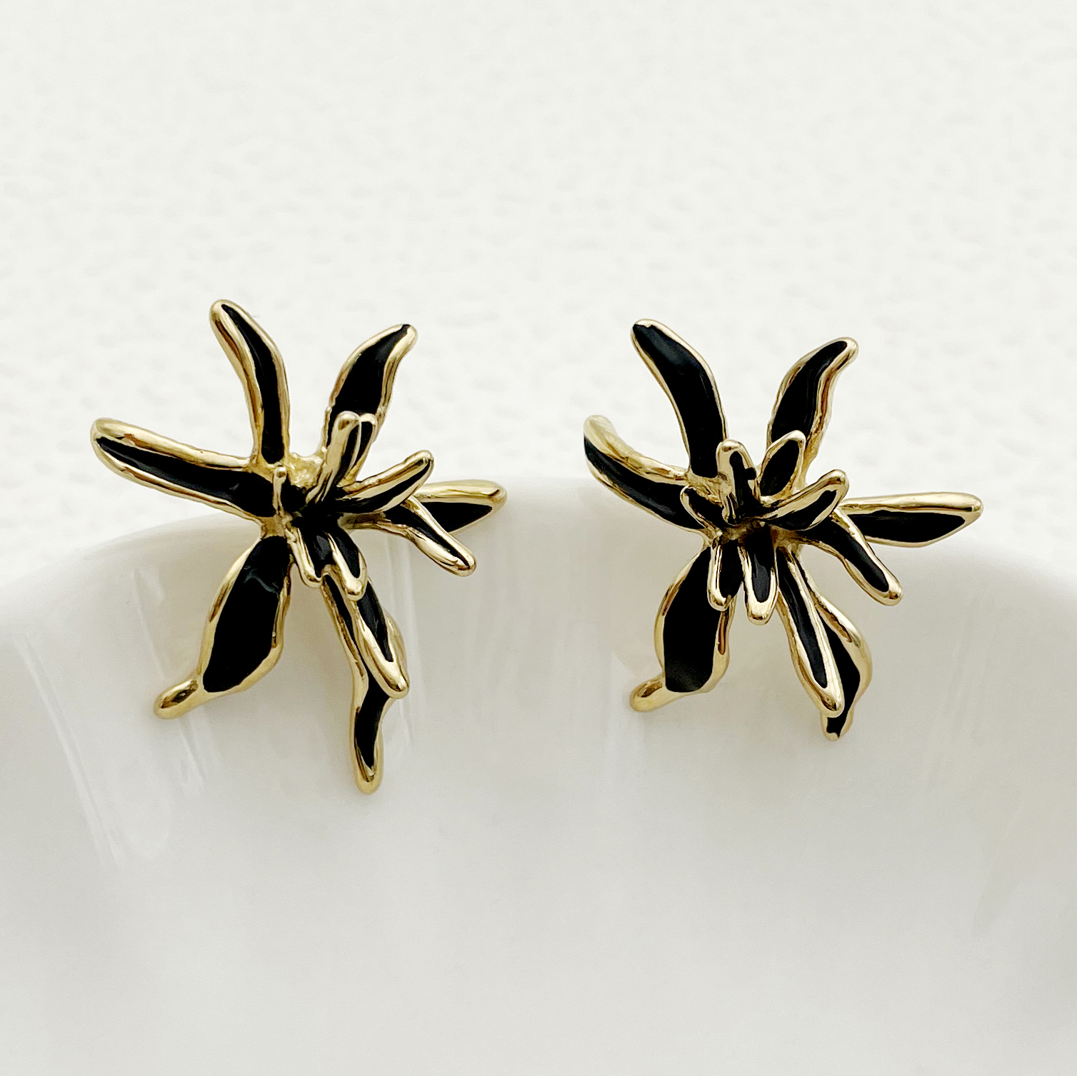 Waterproof Non Tarnish Flowers Stud Earrings For Women In 304 Stainless Steel With PVD Coated Real Gold Plated Finish 3