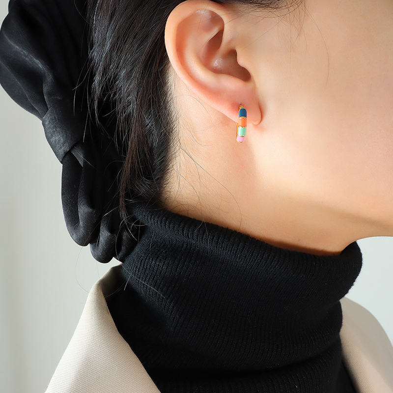 Round Hoop Earrings For Women In 18K Gold Plated 304 Stainless Steel With PVD Vacuum Plating And Titanium Steel Inlay 4