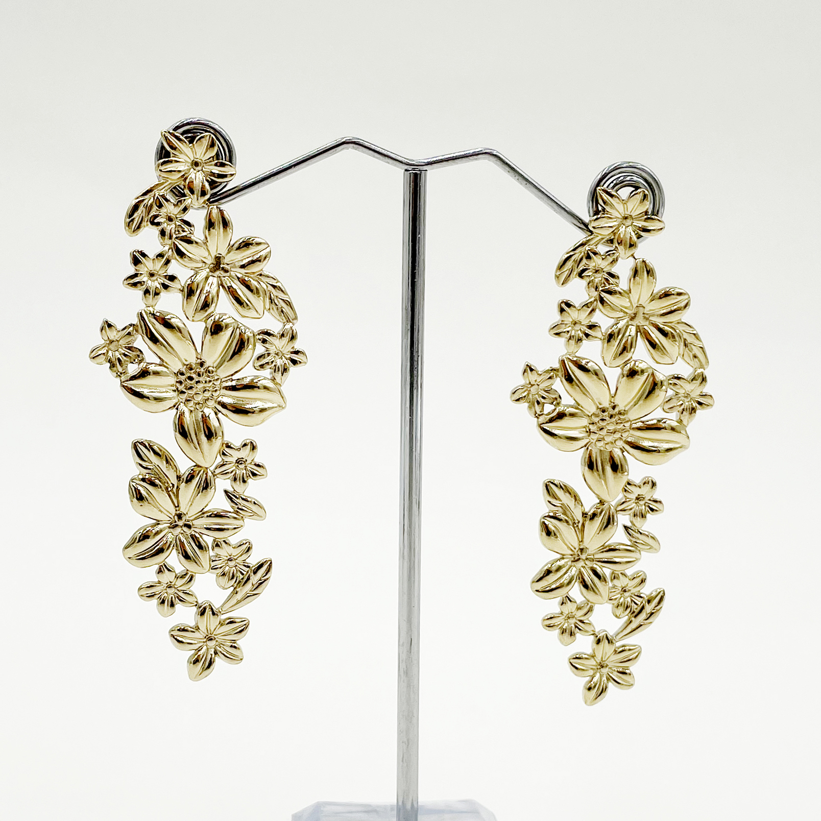 Flowers Earrings For Women With 14K Gold Plated PVD Vacuum Plating And 304 Stainless Steel Posts
