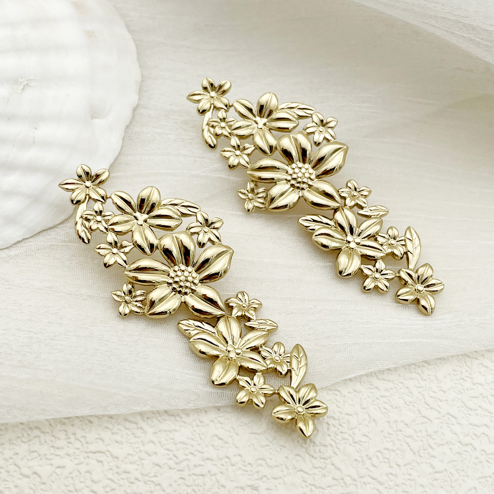 Flowers Earrings For Women With 14K Gold Plated PVD Vacuum Plating And 304 Stainless Steel Posts 2
