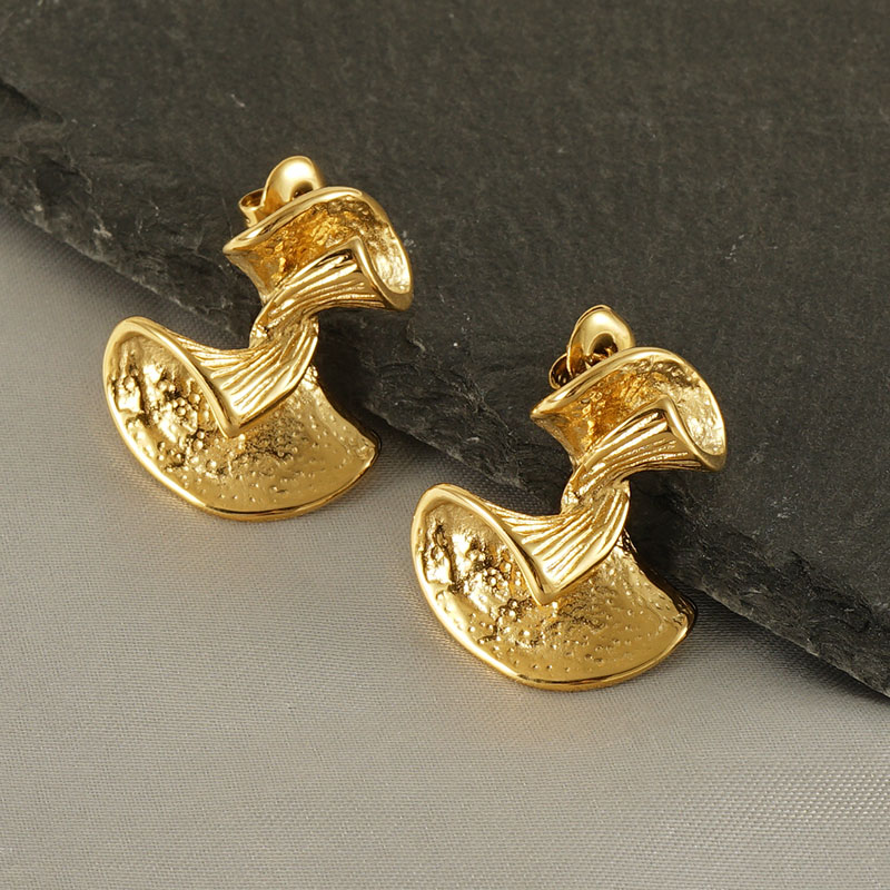 Christmas Bow Tie Stud Earrings For Women, 18K Gold Plated Titanium Steel, 1 Pair In Gold 3