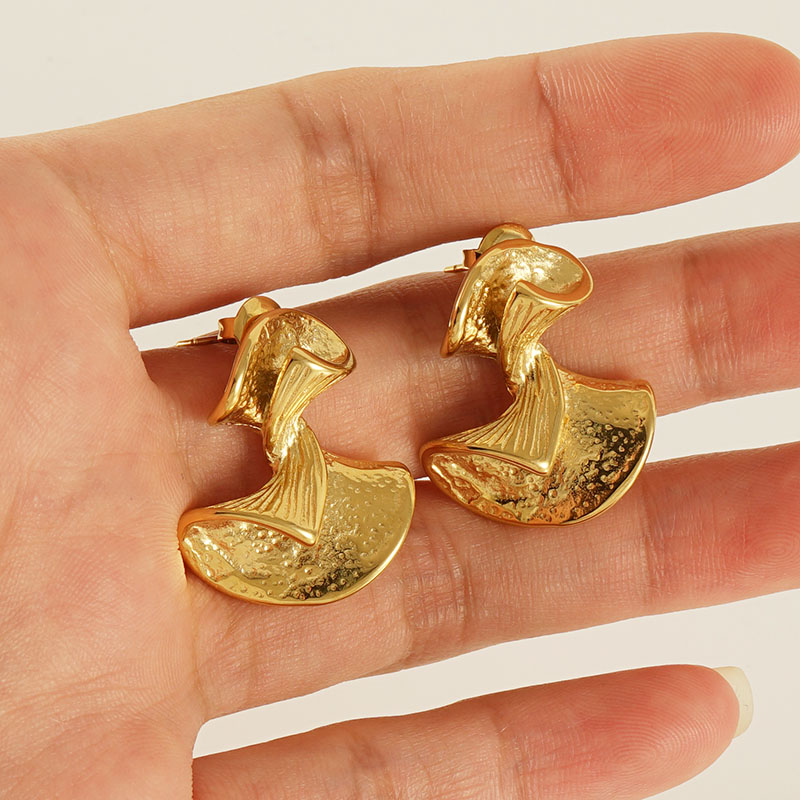 Christmas Bow Tie Stud Earrings For Women, 18K Gold Plated Titanium Steel, 1 Pair In Gold 4