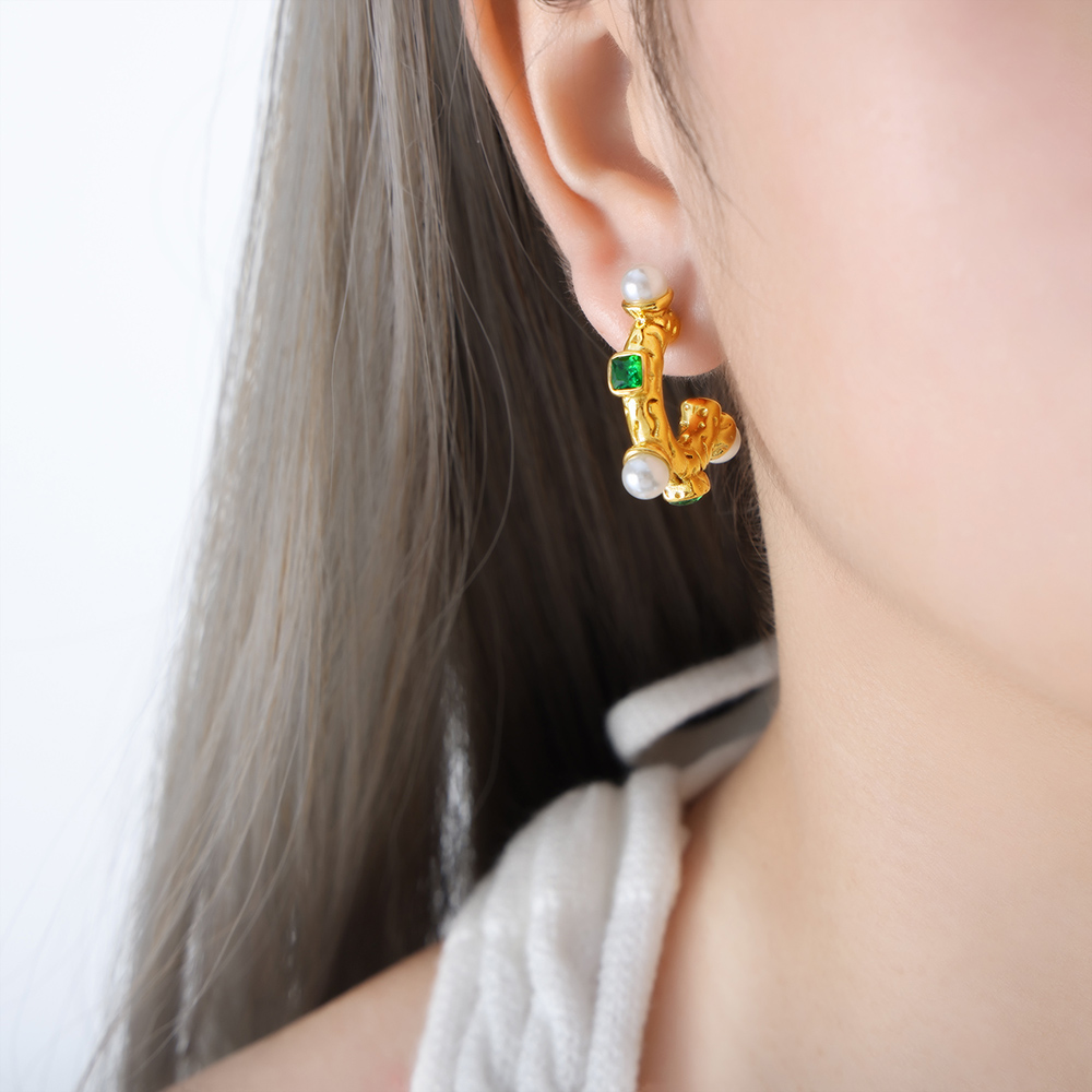 C Shape Stud Earrings For Women Featuring Glass Stone And Imitation Pearl With 18K Gold Plated PVD Vacuum Plating 4