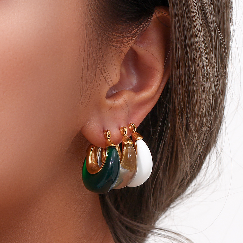 Retro U Shape Earrings For Women In Stainless Steel With Real Gold And 18K Gold Plated Waterproof Finish 3