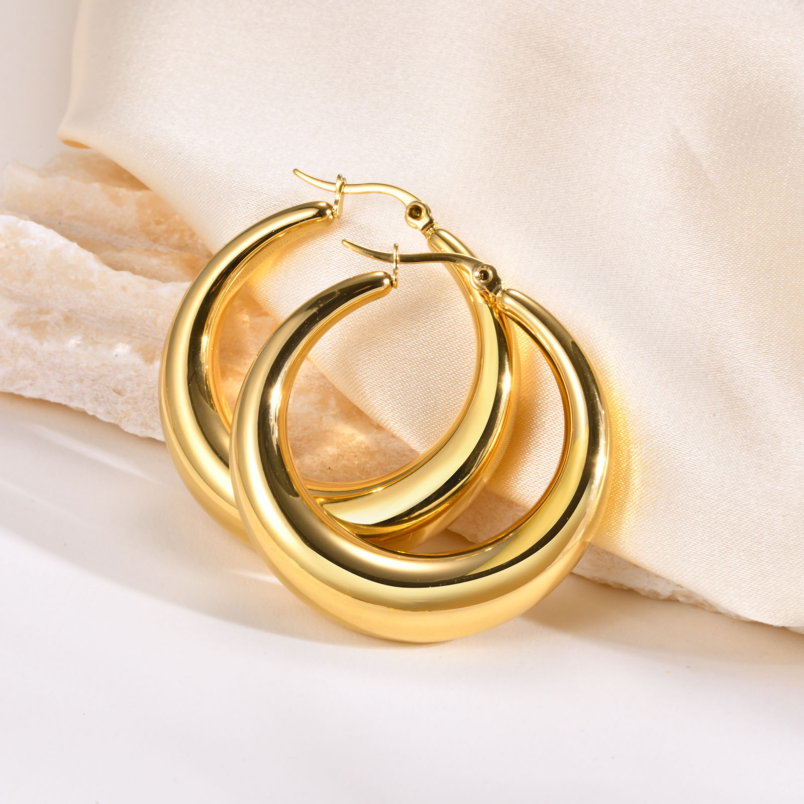 Geometric Hoop Earrings For Women Featuring Gold Plated 304 Stainless Steel With PVD Vacuum Plating 3