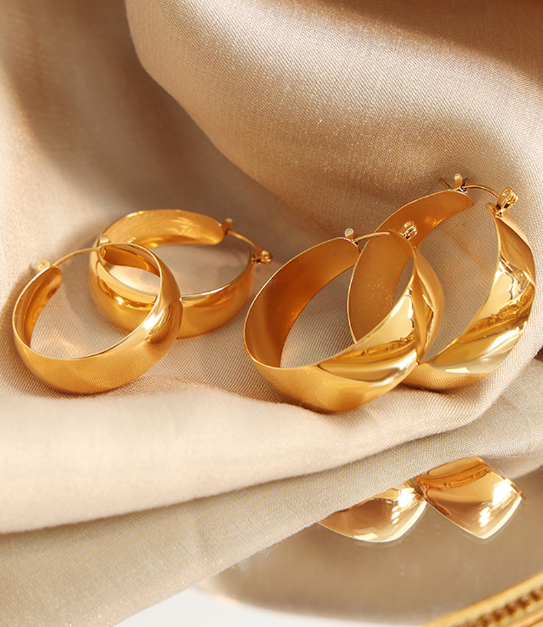 Solid Color Hoop Earrings For Women In 18K Gold Plated PVD Vacuum Plating With 304 Stainless Steel Posts And Titanium Steel Material