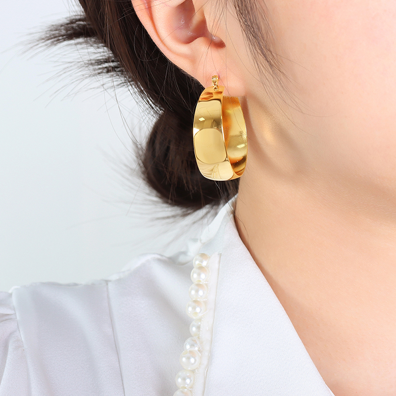 Solid Color Hoop Earrings For Women In 18K Gold Plated PVD Vacuum Plating With 304 Stainless Steel Posts And Titanium Steel Material 5
