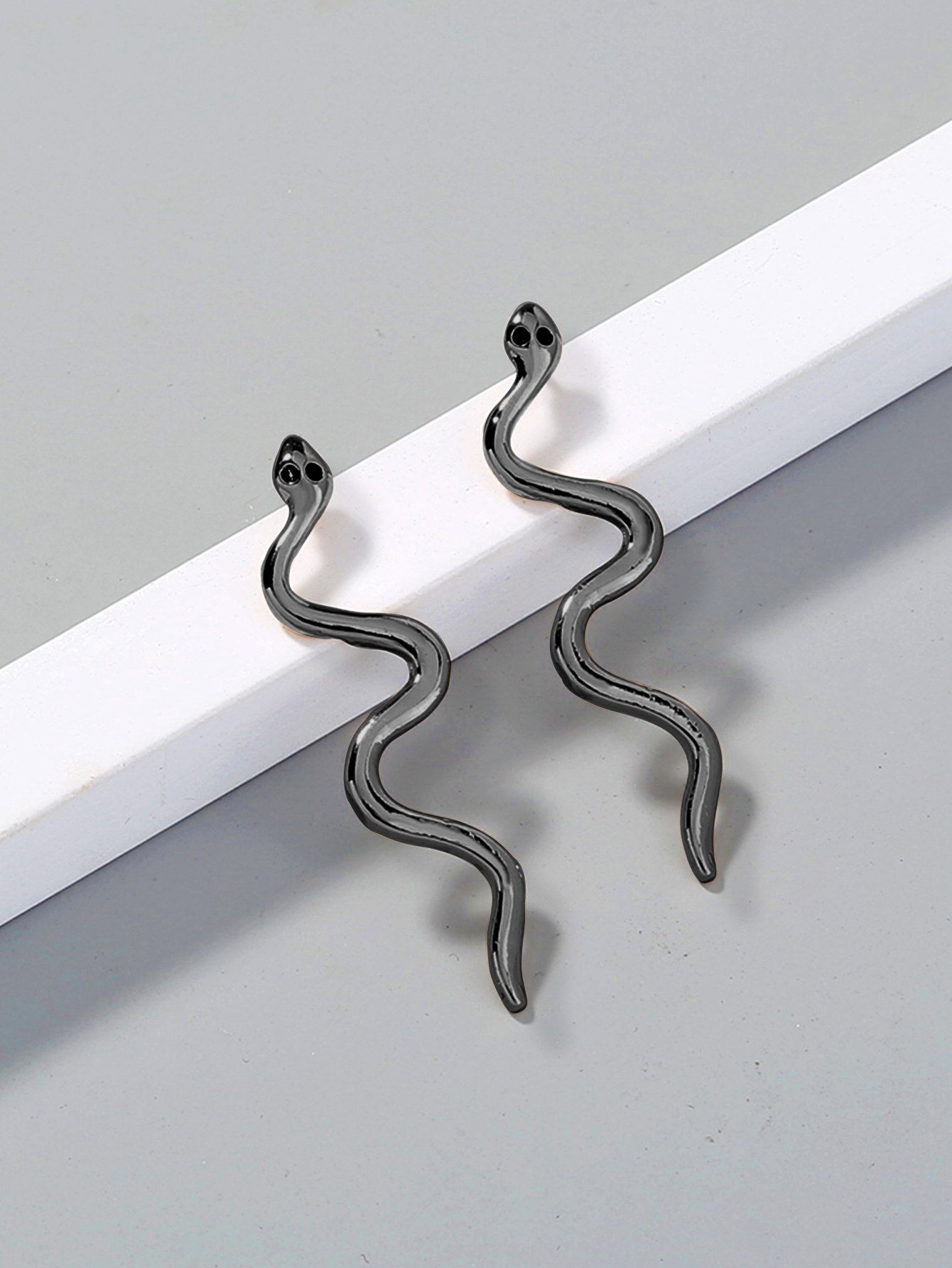 Fashion Gold Plated Steel Snake Stud Earrings For Women With Pearl Inlay