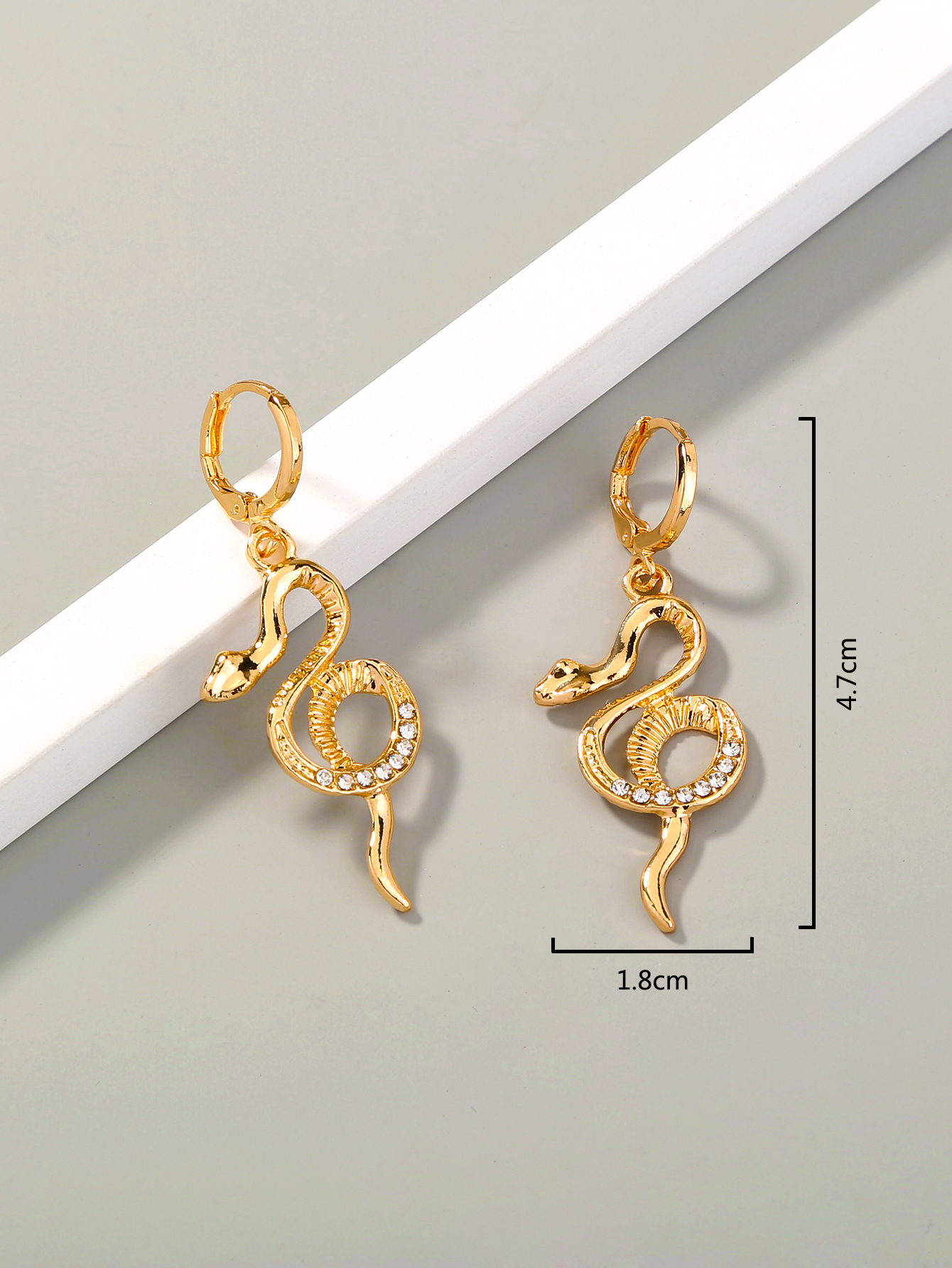 Fashion Gold Plated Steel Snake Stud Earrings For Women With Pearl Inlay 3