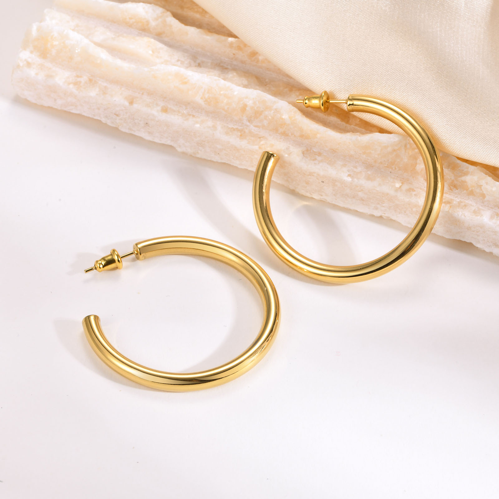 C Shape Earrings For Women Featuring Gold Plated PVD Vacuum Plating And 304 Stainless Steel Ear Pins 2