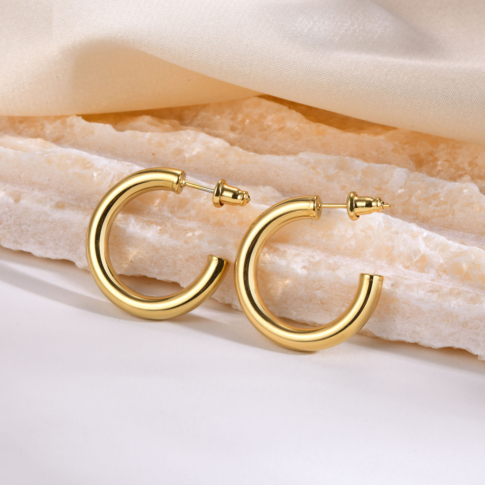 C Shape Earrings For Women Featuring Gold Plated PVD Vacuum Plating And 304 Stainless Steel Ear Pins 3