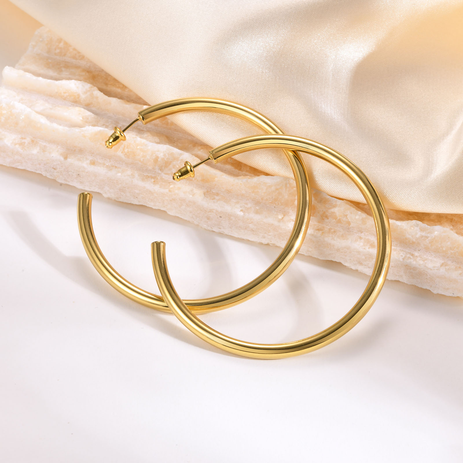 C Shape Earrings For Women Featuring Gold Plated PVD Vacuum Plating And 304 Stainless Steel Ear Pins 4