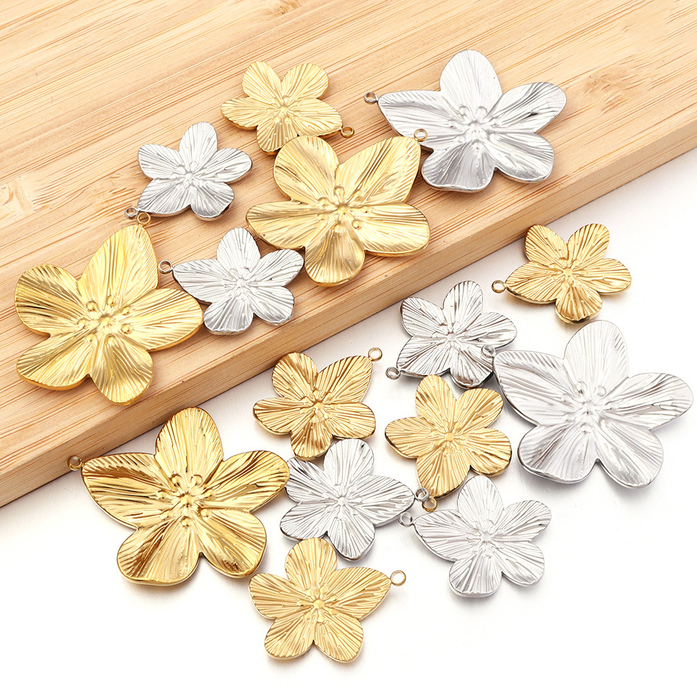French Vintage Floral Titanium Steel DIY Diamond Embedded Asymmetric Petal Pendant Stainless Steel Jewelry Necklace Pendant