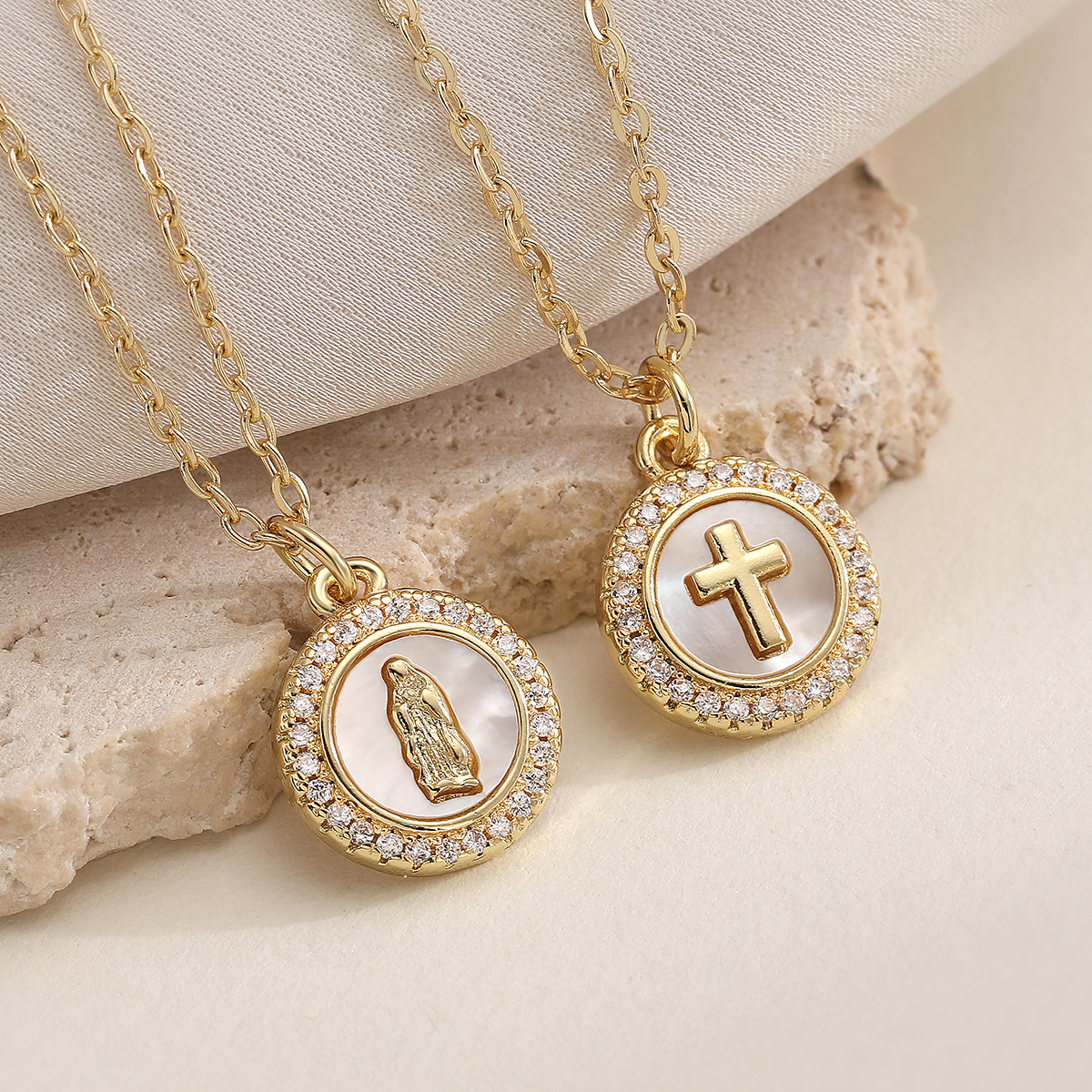 18K Gold Plated Copper Zircon Inlaid Mother Of Pearl Virgin Mary Cross Vintage Style Round Pendant Necklace For Women New