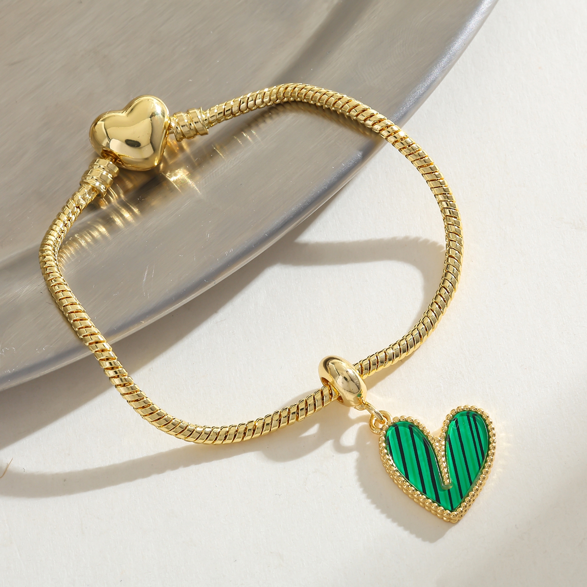 18K Gold Plated Heart-Shaped Copper Elegant Cute Basic Style (Simple Design) Snap Bracelet