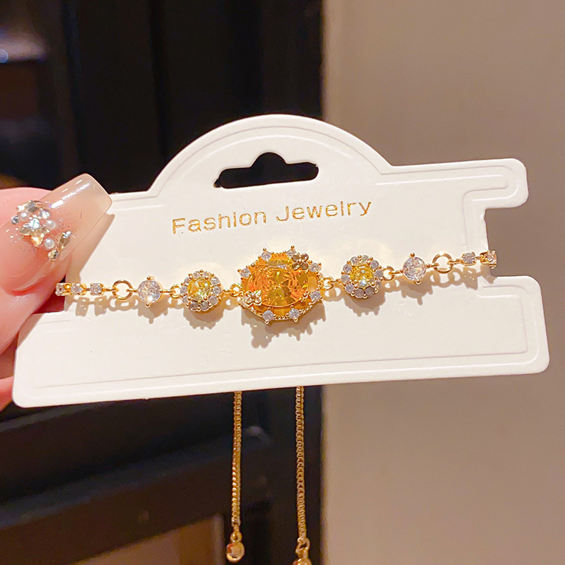 18K Gold Plated Zircon Oval Pull Out Style Bracelet Luxury Sensation Fashionable Women's Jewelry Geometric Pattern Copper 2