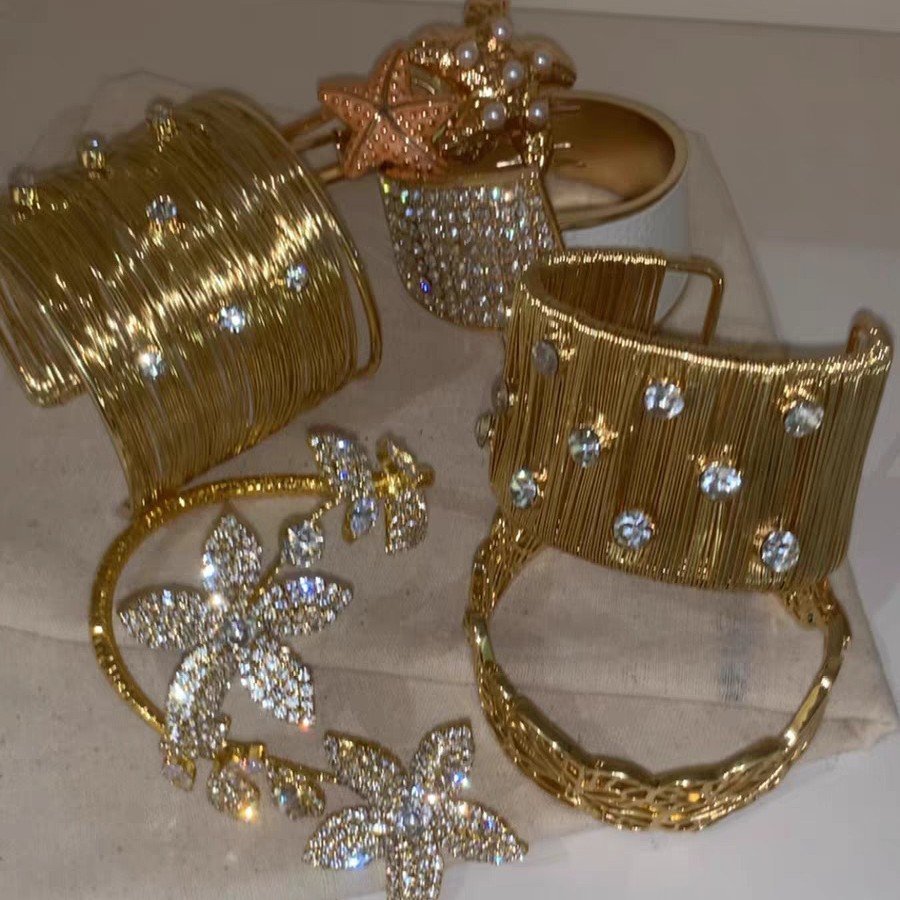 Exaggerated Round Gold Metal Bangle For Women With Rhinestone Inlay