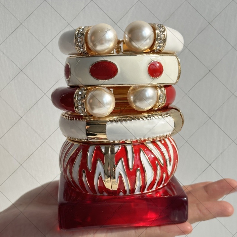 Fashionable Geometric Red White Alloy Bracelet Open Style Multi-Design Irregular Gold Color Zinc Alloy Simple Polished Bracelet