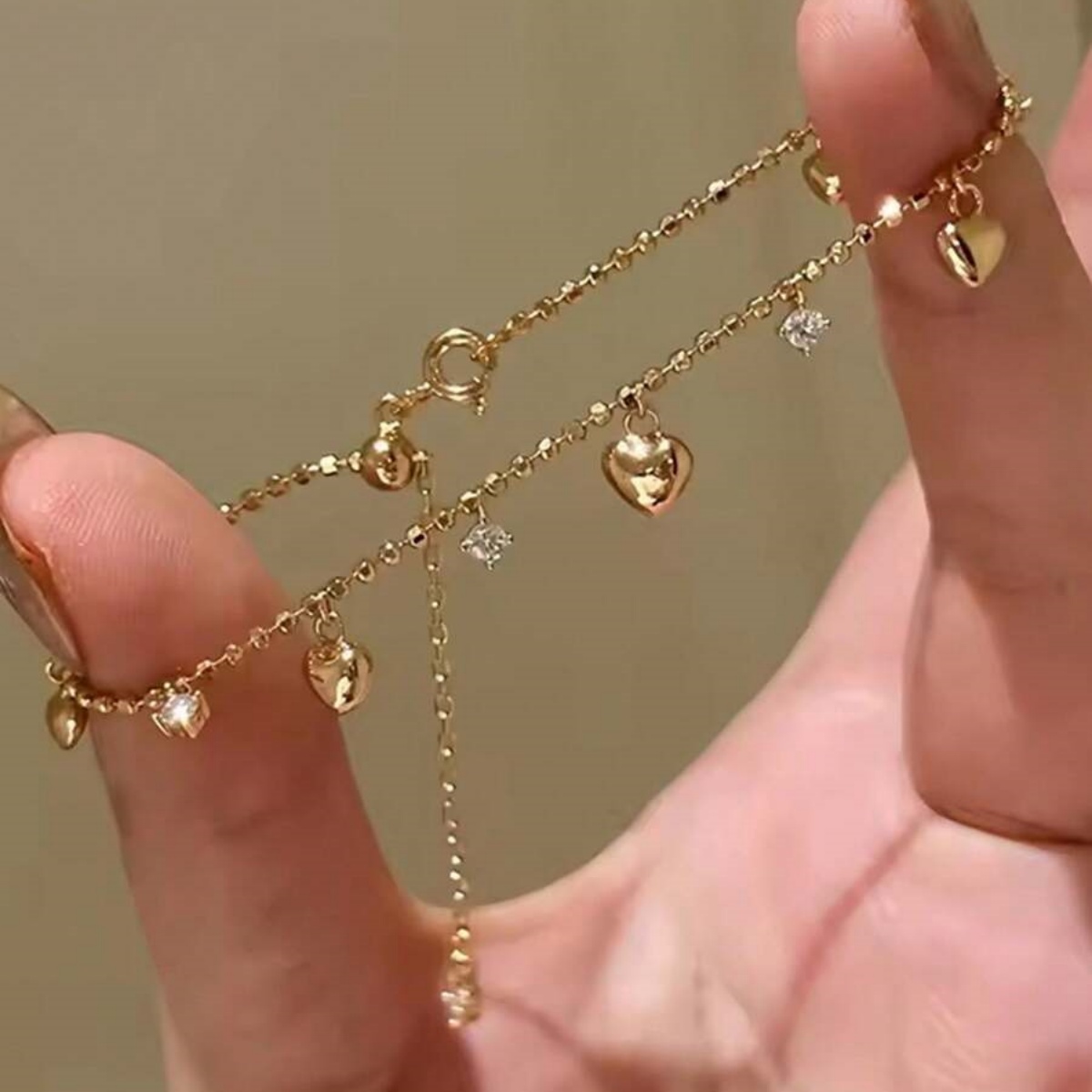 Luxurious Diamond Embedded Heart Shaped Ladies Bracelet For Party And Wedding Gift For Friend Alloy Material Vintage Style
