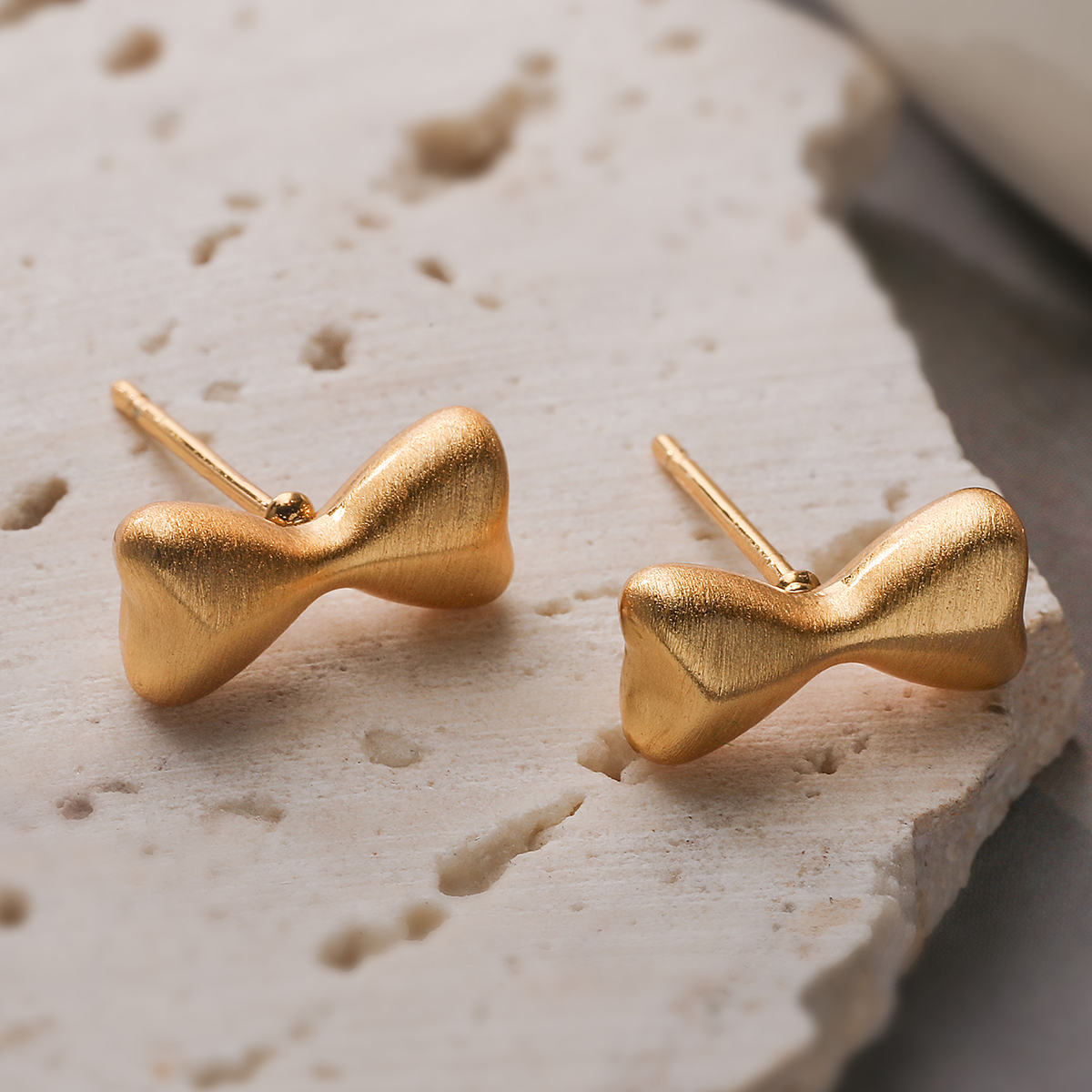 Brushed Bow Tie Stud Earrings For Women In Copper With 18K Real Gold Plated Water Plating And 0.03µm Thickness 4
