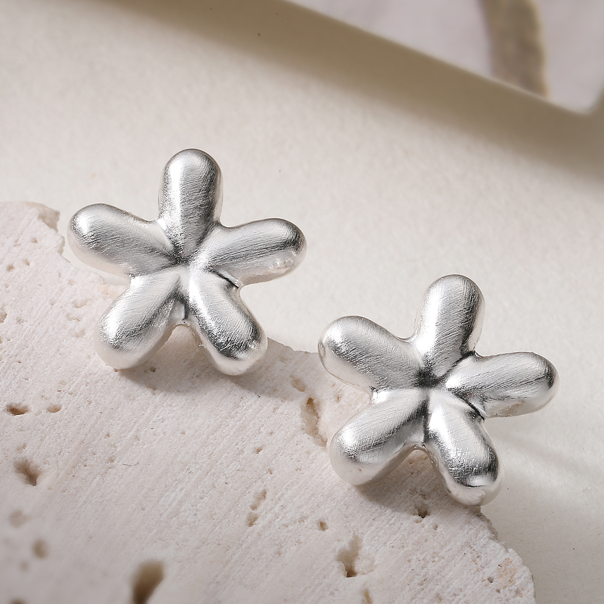 Brushed Flowers Stud Earrings For Women In Copper With 18K Real Gold Water Plating And Zircon Inlay 4