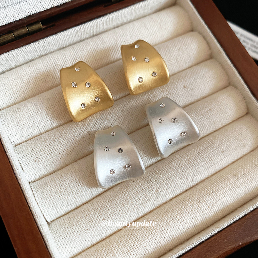 Brushed Quadrilateral Stud Earrings For Women In Copper With 18K Real Gold Plated And Zircon, Featuring SUS304 Stainless Steel Posts 3