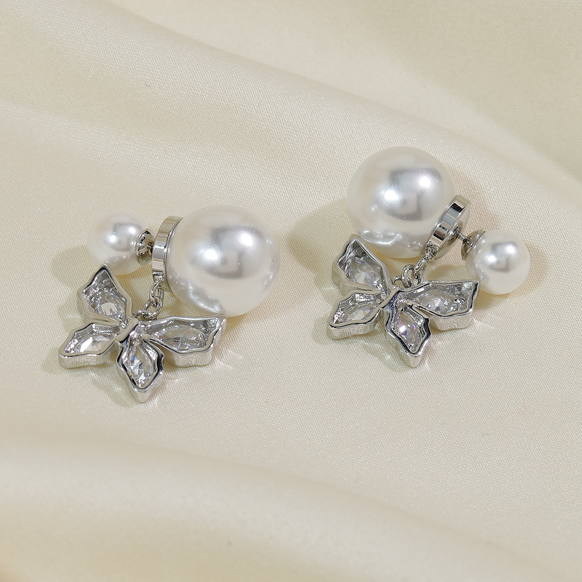 Butterfly Earrings For Women With Pearl Inlay, Copper Material, And Water Plating Gold Plated Bezel Setting 3