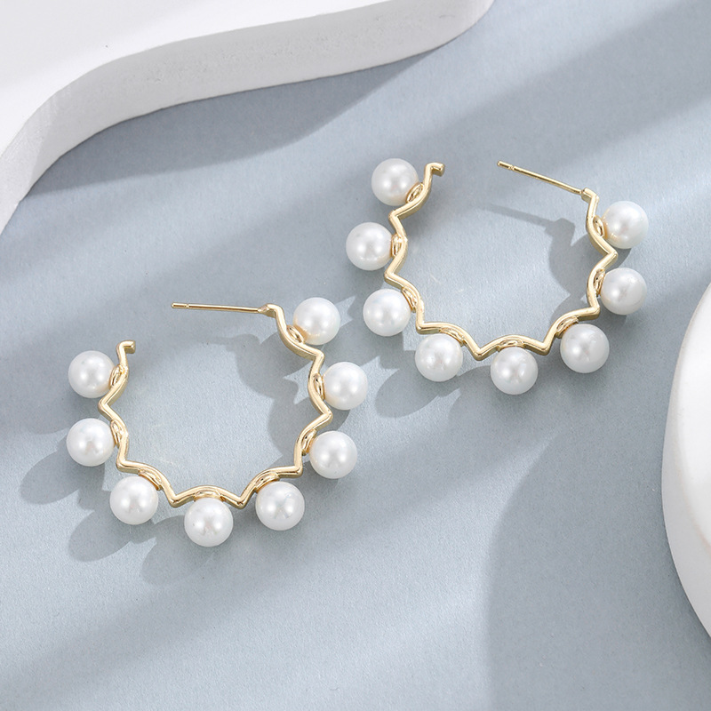 C Shape Earrings For Women With Copper Ear Pins, Electroplated And 18K Real Gold Plated Featuring Artificial Pearl Inlay