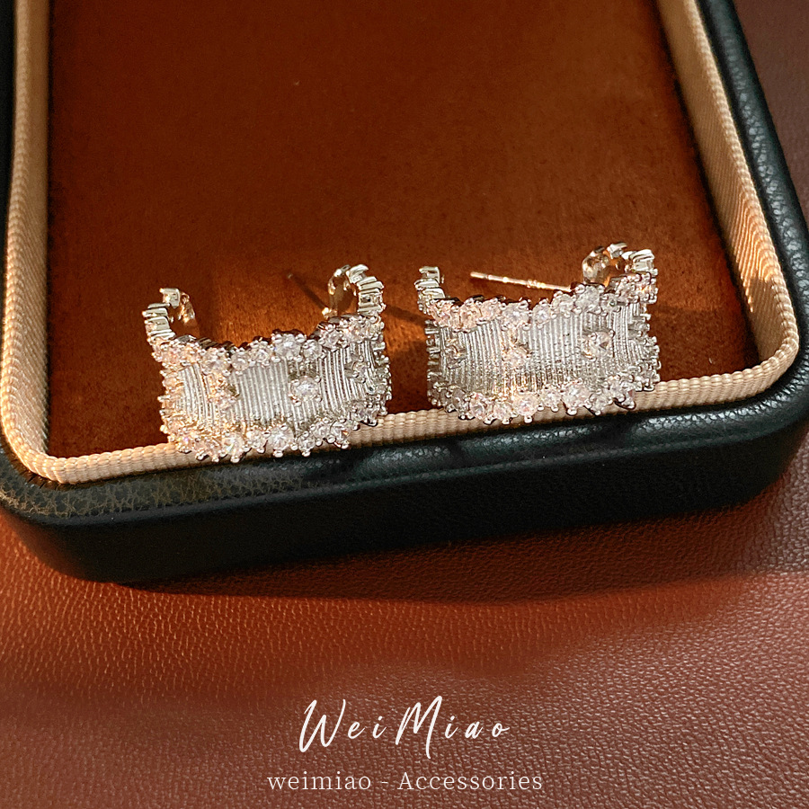 C Shape Stud Earrings For Women With Copper And Zircon Inlay, Featuring 304 Stainless Steel Posts In Silver 2