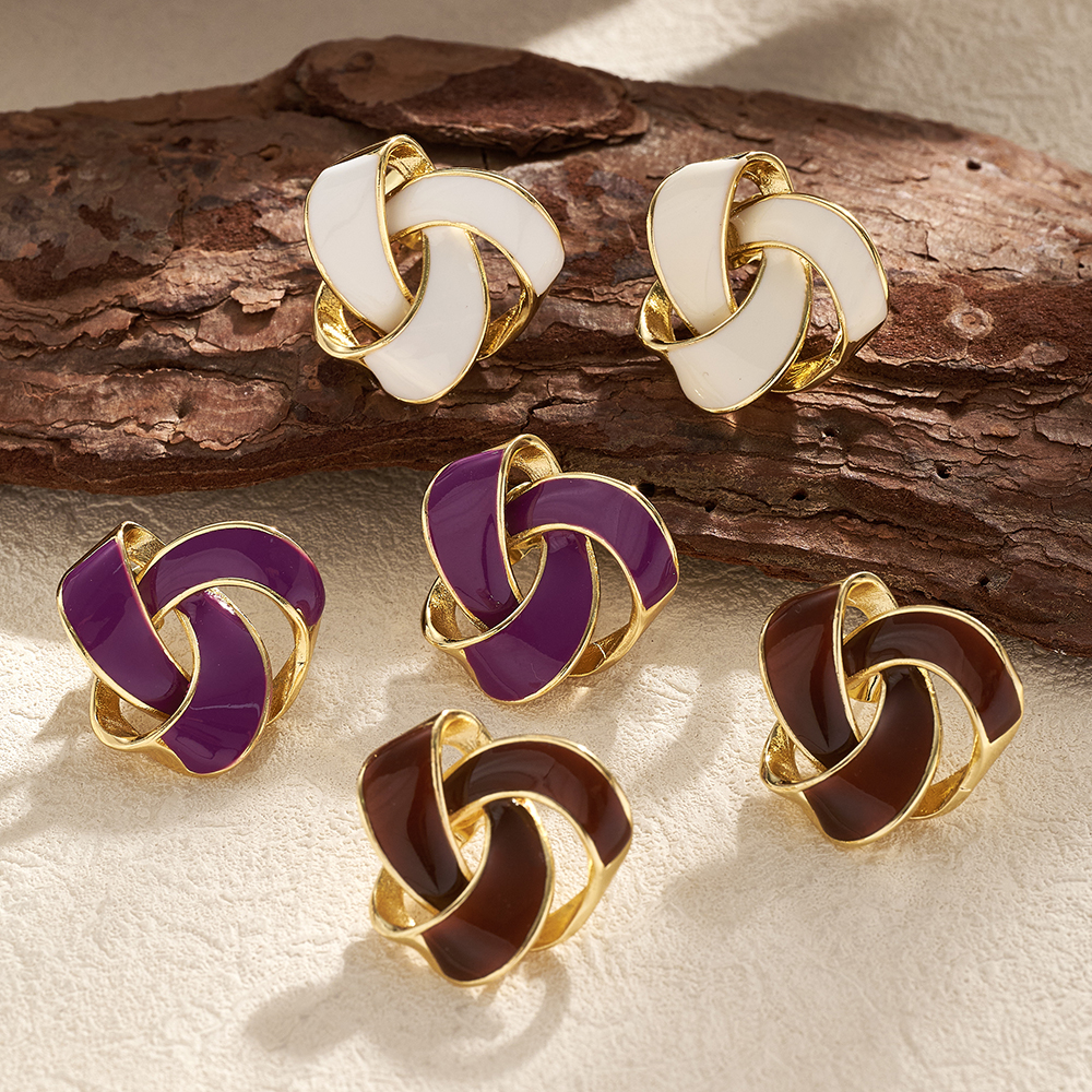 Celtic Knot Electroplated Earrings In Copper With 18K Real Gold Water Plating And 0.03µm Thickness