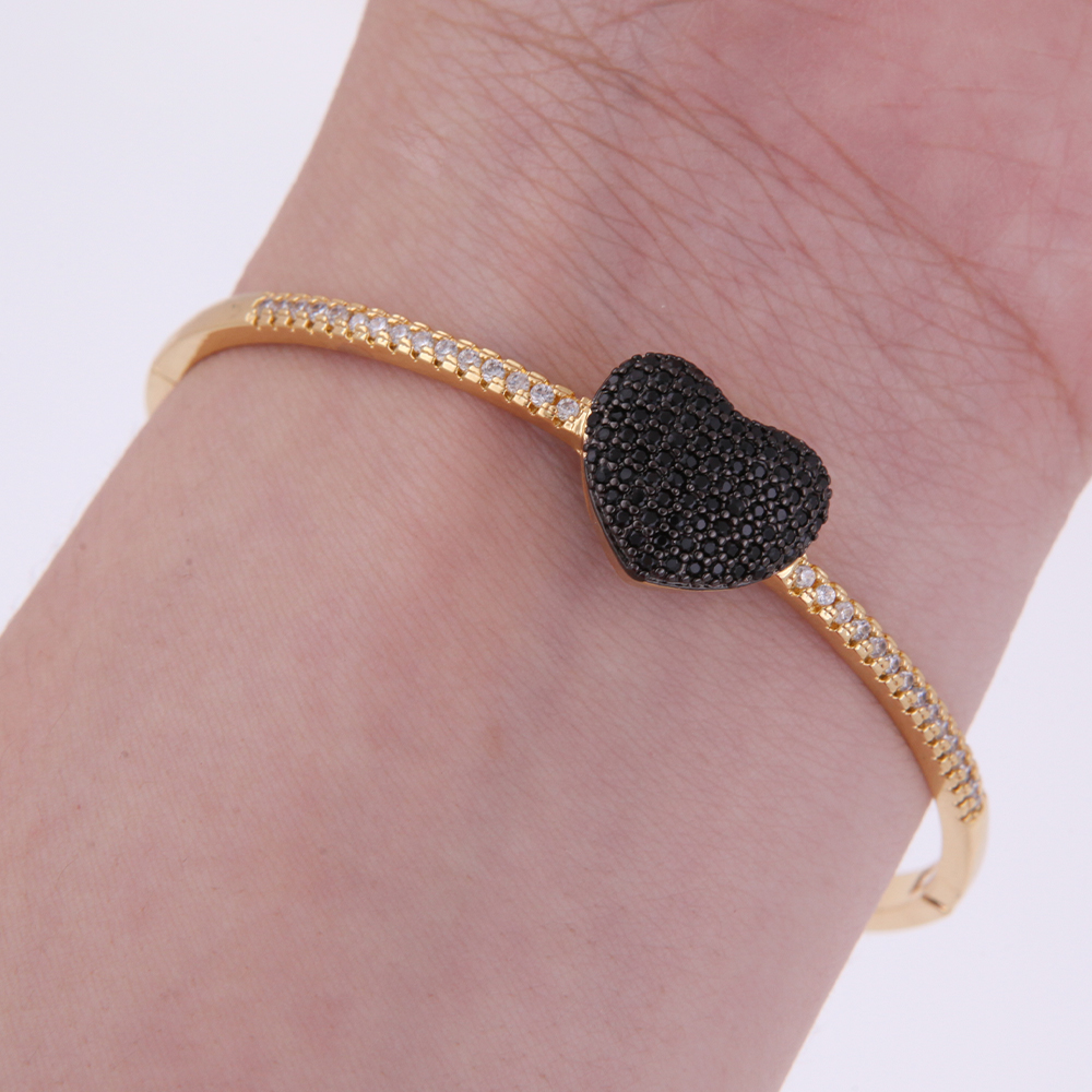Heart Shape Bangle For Women With Buckle Design, 18K Gold Plated Featuring Artificial Zircon And PVD Vacuum Plating 4