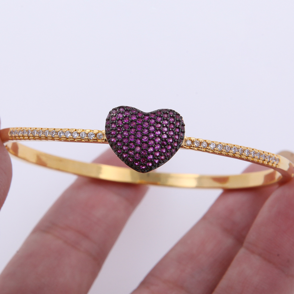 Heart Shape Bangle For Women With Buckle Design, 18K Gold Plated Featuring Artificial Zircon And PVD Vacuum Plating 5