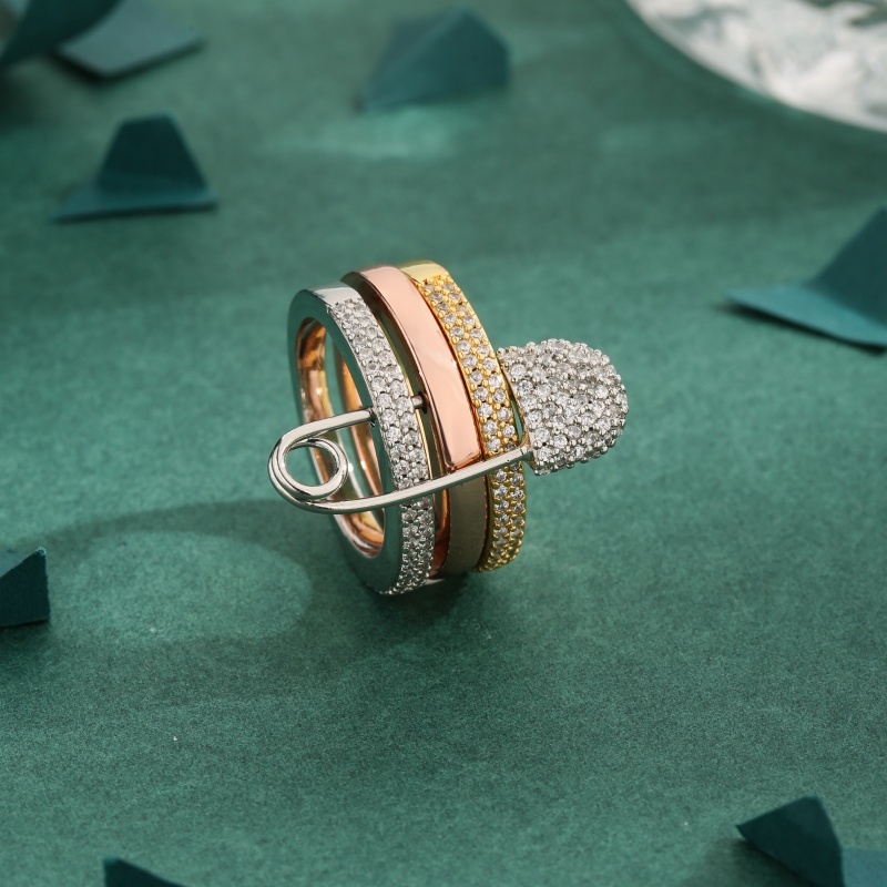 Electroplated Copper Bangle Pin For Women With 18K Gold Water Plating And Zircon Inlay 3