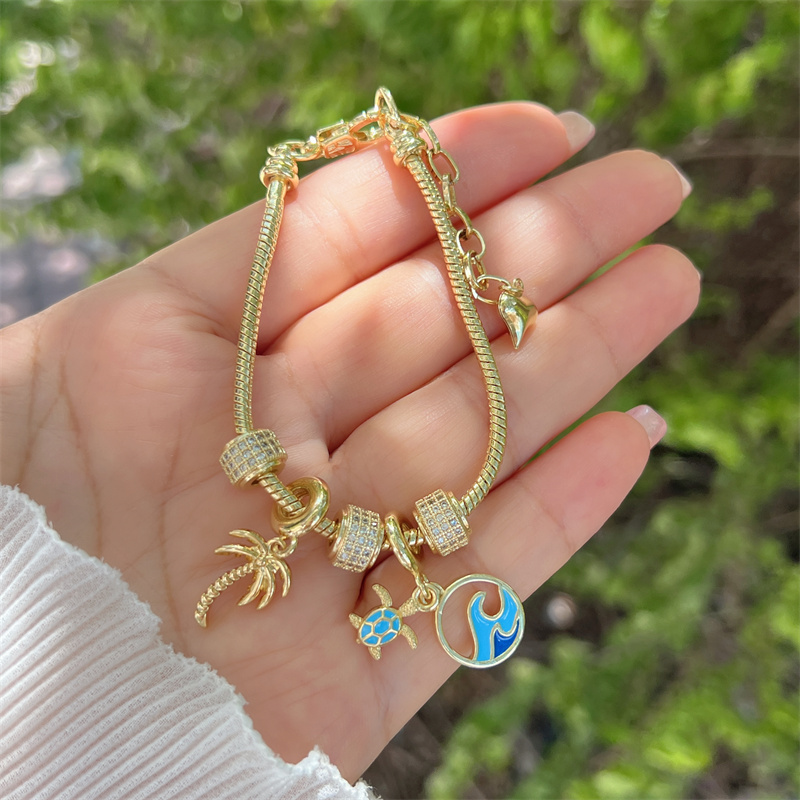 Unisex Soccer Copper Bracelet With 18K Real Gold Plated Finish And 0.03µm Thickness, Perfect For Vacation 3