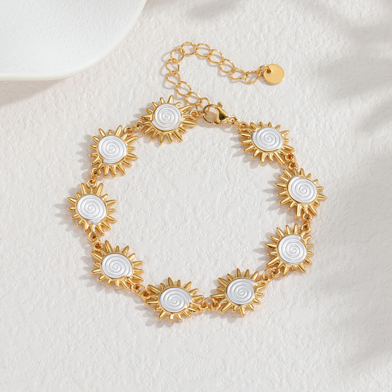 Daisy Bracelet For Women In 304 Stainless Steel With 18K Real Gold Plated Electroplated Finish 2