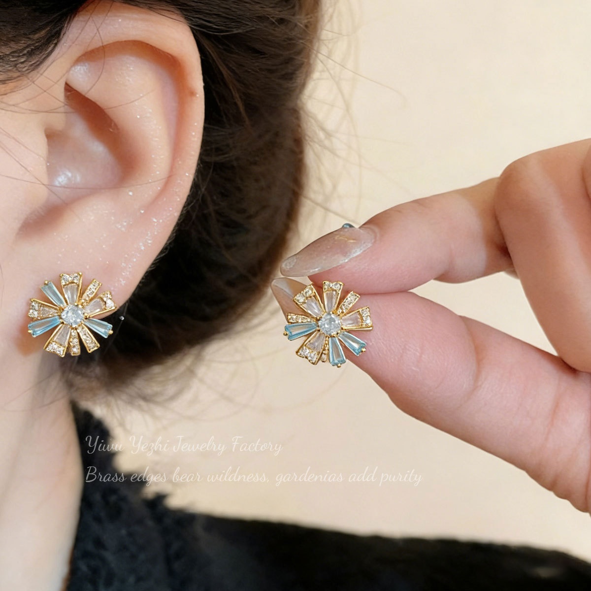 Daisy Stud Earrings For Women In Copper With Real Gold Plated Finish And Zircon Inlay