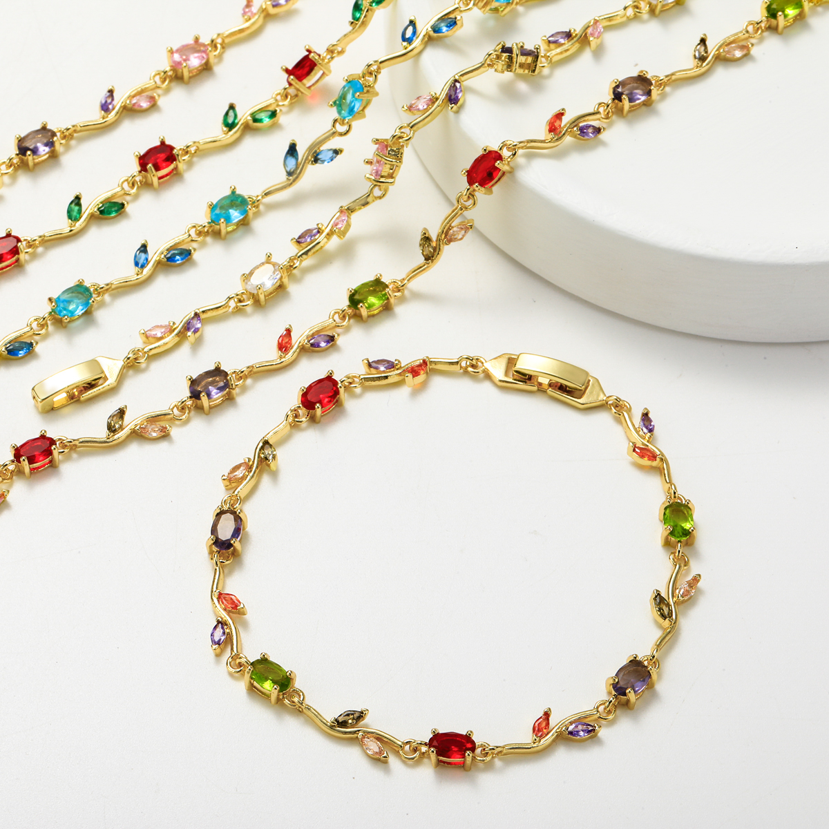 Electroplated Flowers Bracelet For Women With 18K Real Gold Water Plating, Copper Base, Zircon Inlay, And Handmade Chain 2