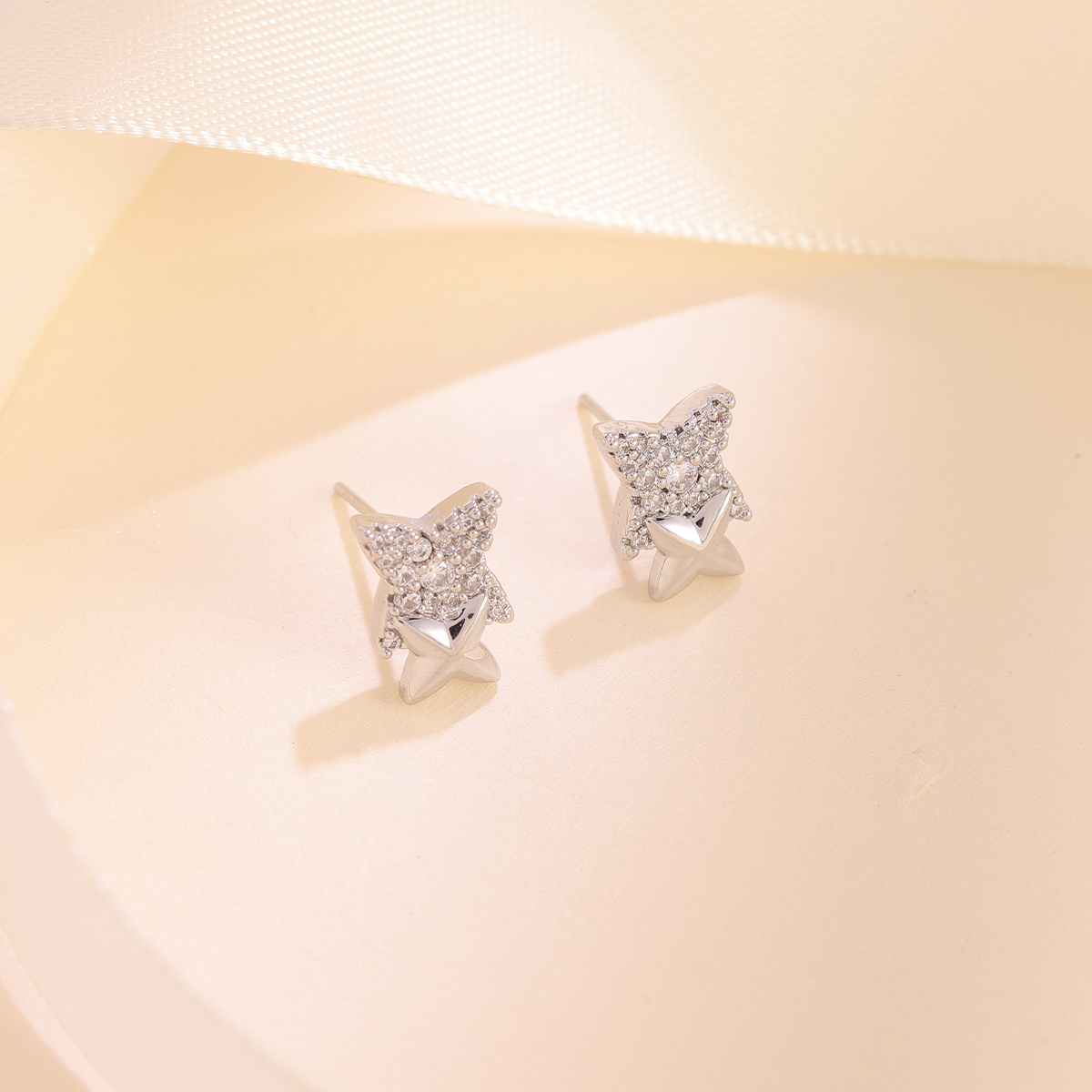 Electroplated Star Earrings For Women In Copper With Zircon Inlay Featuring Water Plating Process 6