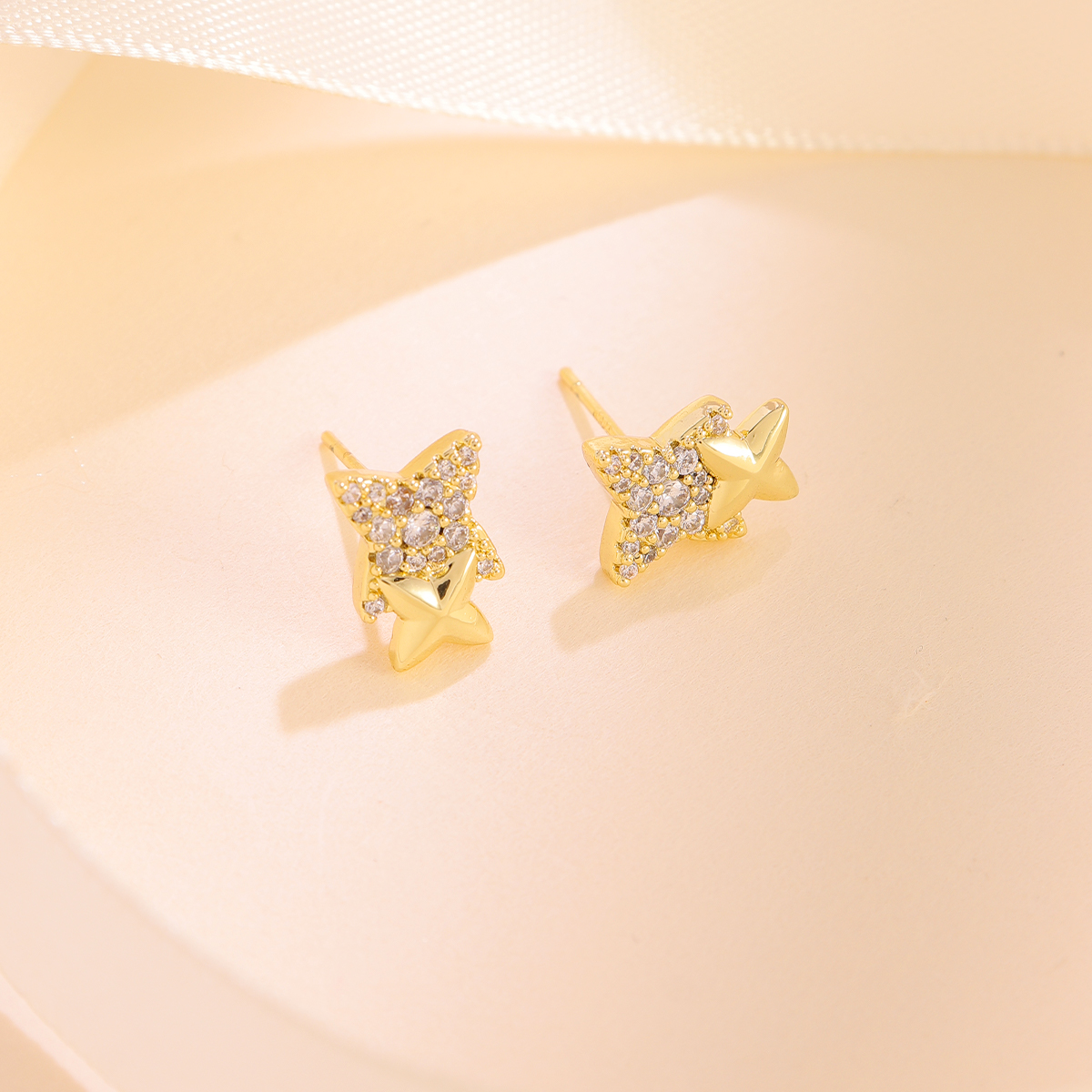 Electroplated Star Earrings For Women In Copper With Zircon Inlay Featuring Water Plating Process 7