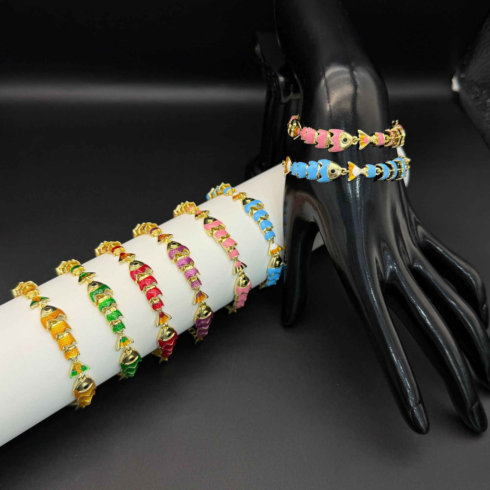 Epoxy Fish Bracelets For Women Featuring Copper Pendants With 0.03µm Water Plating On Copper Material 3